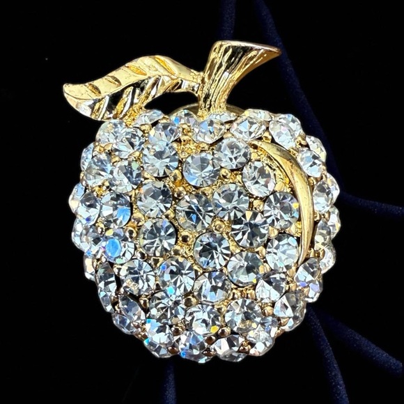 Jewelry - Apple Brooch